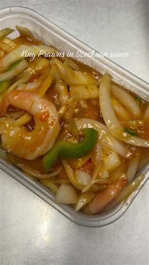 King Prawns in Szechuan sauce Wok-fired, made to order 🔥 Authentic Chinese flavours 🥢 So good you can smell it through the screen 🤤 #gordonskitchen #chinesefood #freshlycooked #foodtok #yummyfood