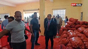 Paul Bérenger : « Beegoo ?...Mais c’est la vie» « Beegoo ? Vous savez comment s’appelle la dame du Registrar of Cooperative Societies of Mauritius (Ndlr : Geeta Beegoo) ? Elle a présidé (Ndlr : la fonction) avec brio…be li apel Madam Beegoo. Mais c’est la vie », a lancé Paul Bérenger, Premier ministre adjoint, en réponse à une question de la presse concernant la démission de Kishore Beegoo de son poste au conseil d’administration d’Air Mauritius. Une boutade de la part du leader du MMM ! Avant d