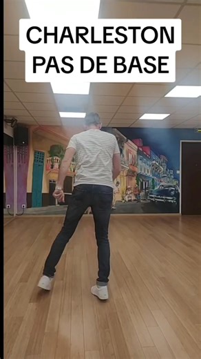 2.5K views · 325 reactions | Apprends le Charleston en 17 secondes ! #charleston | Kostas Markadas | Facebook