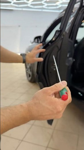 How to Remove a Door Handle on a Mercedes