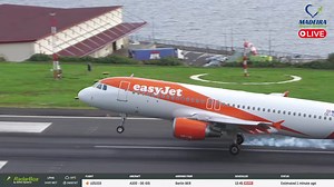 189K views · 1.9K reactions | Easyjet super smooth landing at Madeira Airport #madeira #airport #landing #easyjet #airbus | Madeira Airport Spotting | Facebook
