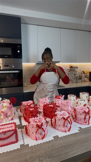 Hanny’s Cakes | Custom Cakes in Manchester on Instagram: "Happy Valentines Day🥰❤️ . #valentine2026 #valentine #valentinecake #instagramreels #explore"