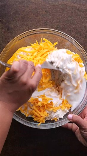 9.3K views · 37 reactions | Crack Muffins – Cheddar Bacon Ranch Muffins – the ultimate savory treat! Bisquick muffins loaded with bacon, cheddar, and ranch seasoning and baked to fluffy perfection, they’re easy to make and impossible to resist. Perfect for breakfast, brunch, or as a party snack! Full Recipe: https://buff.ly/0RmSXNB | Plain Chicken | Facebook