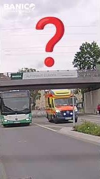 Was passiert denn da? 🤔 #dashcam #viralvideo #fyp #foryou #automobile #lustig