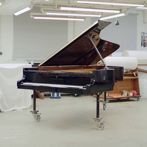 It takes 300 people, 12,000 parts and a year to make a single Steinway & Sons piano. Here’s how the pianos are made http://cnn.it/2CmQ64i via CNN Style | CNN