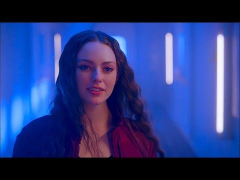 Legacies 4x06 Tribrid Hope and Clarke Fight Scene