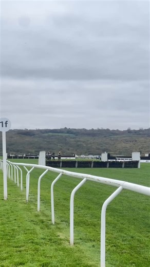 The jumps return to ffos las ! | Ffos Las Racecourse