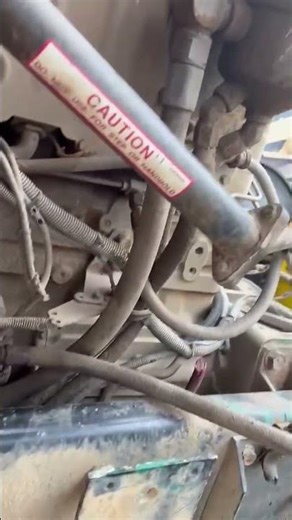 Lot 25- Cummins Big Cam 400 Motor Running in Freightliner