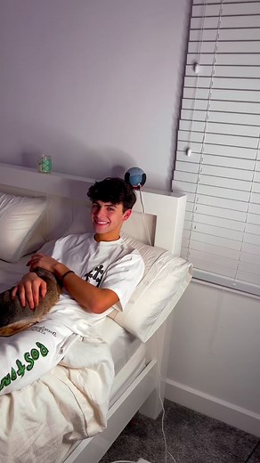 Kinda Sus: Moments That Make You Go Hmm 🤔