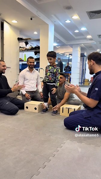 طفل إماراتي يسعى للشفاء في مصر