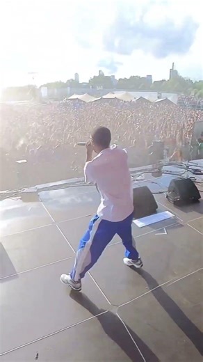 DJ spins MF DOOM at Festival for crowd of 100k in LONDON #djset #jazzcafe #london #mfdoom