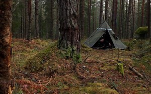 bushcraft独奏，热帐篷雨天，木火炉，原野绘画，户外烹饪。