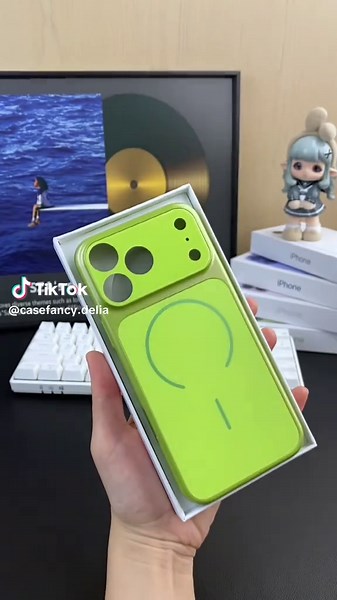 Which Cases do you Really want ??🧐📲#green #iphone17promax #coolboy #magsafecase #protector #newcase #iphonecase #fullcover #forboys #phoneaccessories #phonecase #fyp #foryoupage #tiktok #techtok