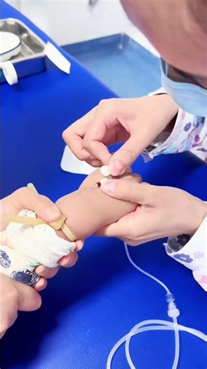 How to Calm a Crying Child During a Vaccination ✨