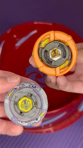 XTS vs 4D Scythe Kronos💀 Extreme Top System VS Metal Fusion 4D SERIES! Beyblade #shorts