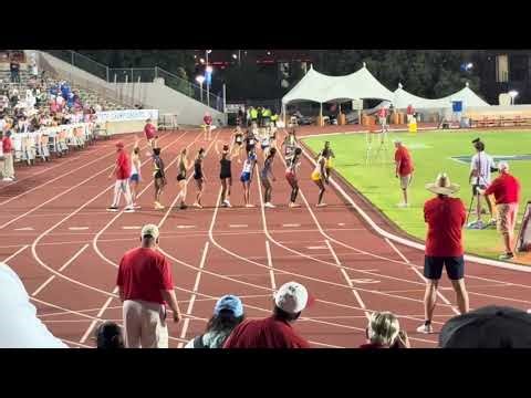 5A girls 4x400m relay battle at Texas UIL State Track meet 2026 #trackandfield #highschoolsports