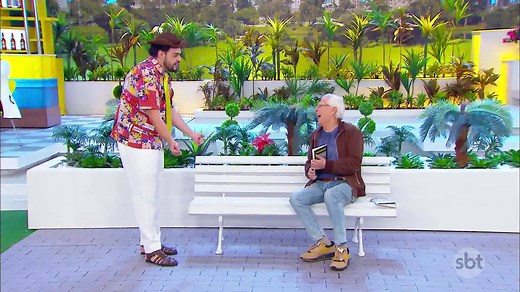 Sextou! Para completar nossa felicidade, bora dar risada com @matheusceara 😂 #APraçaÉNossa | A Praça É Nossa