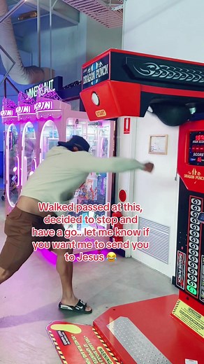 King 👑 Nye (@poly_build) - Powerful Boxing Punching Machine Test