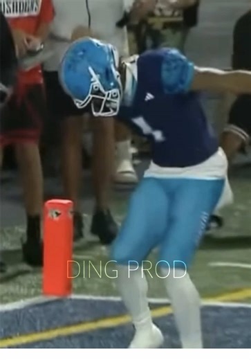 Dakorien Moore's Incredible One-Handed Game Winner