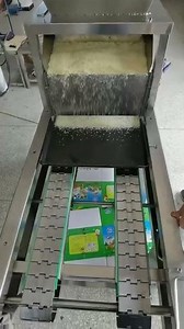 test video bread crumbs spreading machine sugar,crushed nut,sesame decorating chips sprinkler