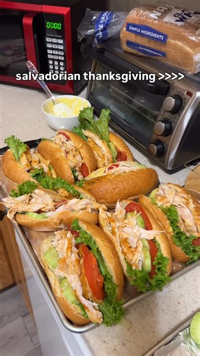 Nia | every year the pan con pavo hits on thanksgiving 🔥 #elsavador #salvadorianfood #comidasalvadoreña #thanksgiving #food | Instagram