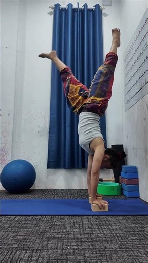 Daily Handstand Practice #handstandpractice #consistency