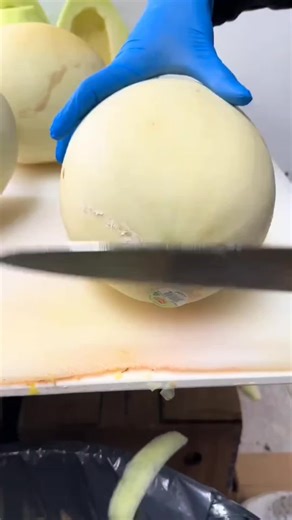 Amazing fruit cutting skills. | fruit