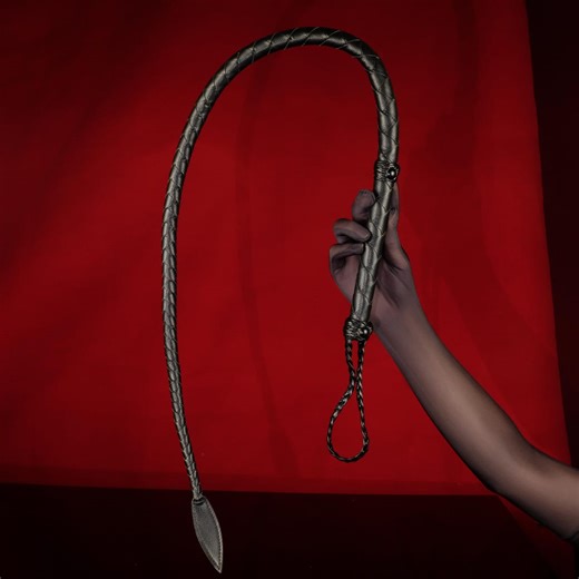 Black Leather Dragontail Whip – 33inch Handmade Single Tail Whip With Leaf Tip Leather BDSM Bullwhip, Fetish Impact Play Toy for Couples - Etsy UK