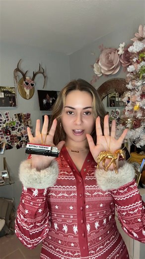 Casually showing off my sleighyoncé merch 🤭so grateful 🐝🤍 @Shop Beyoncé #shopbeyonce #beyhive #cowboycarter #actii #8daysofchristmas @Parkwood Entertainment @Beyoncé