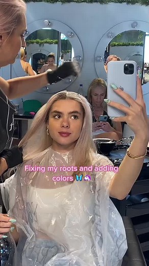 roots needed a touch up💆🏼‍♀️💗 thanks @maryluca_ #fyp #hairtok #roottouchup #hairsalon #blondehair