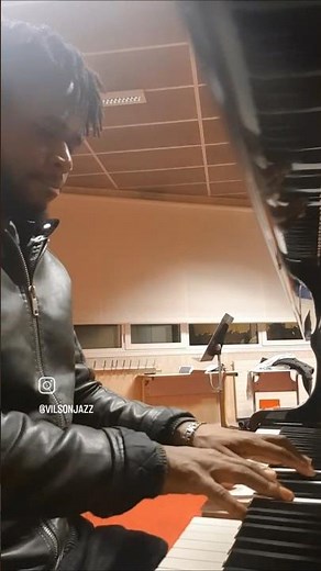 Un petit extrait de Giant Steps au piano 🎹#jazz #giantsteps #jazzpiano #pianist #jazzmusician