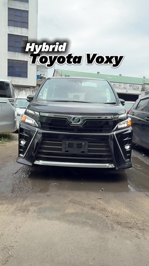 Toyota Voxy Hybrid 2018: Features and Financing Options