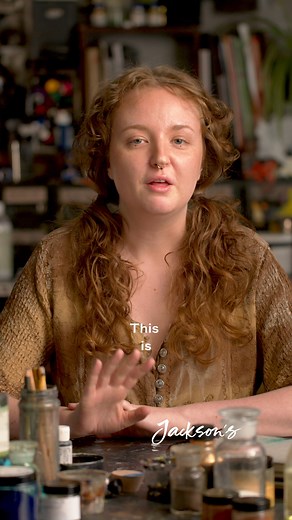 Pyrrole Red is a modern bright red pigment. It was discovered accidentally in the 1970s and today it is a popular alternative to Cadmium Red. Learn more about how Pyrrole Red has been used in the car industry, and how it compares to Cadmium Red on our blog: https://www.jacksonsart.com/blog/2024/09/03/the-accidental-invention-of-pyrrole-red/?utm_campaign=pigment_stories_pyrrole_red&utm_source=facebook&utm_medium=organicsocial&utm_content=fb_org_video_feed_to_blog Film by the Jackson’s Team at the