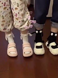 Magnetic Suction Doll Couple Socks, Funny Socks for Men Women, Fun Couple Holding Hands Novelty Socks for Couples
