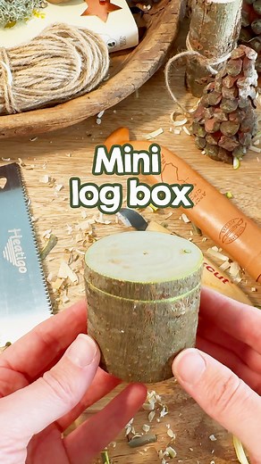 Jen | Forest School Practitioner on Instagram: "What will you keep in yours? 👀 These sweet mini wooden log boxes are an ideal wood craft activity and lovely Christmas gift idea! Made using a small round of wood, they can be crafted in less than an hour using only a few tools. Here’s how: 1. Start by cutting a small length of green wood with the diameter you’d like for your finished wooden box. Mine is 5cm. 2. Cut the end so it’s square if it isn’t already, and drill a 2cm ish small hole near on