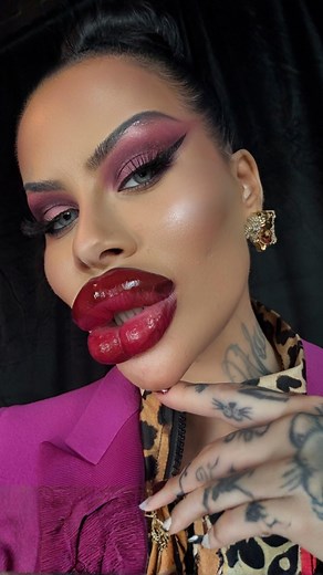 123K views · 856 reactions | "Won't your lips like pop or something?"   #reels #lipfiller #plasticsurgery #cosmeticprocedures #model | Hooked On The Look | Facebook