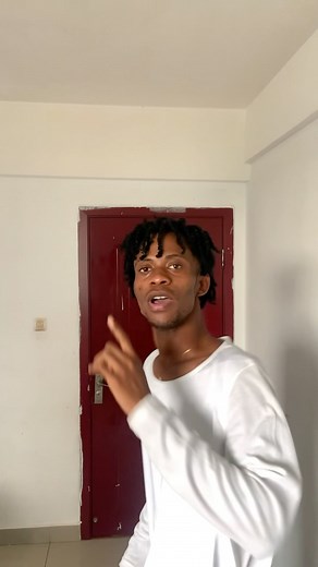 Efras InaÌ cio on Instagram: "No caso de eu ter dito que ia renovar n quer dizer que eu ia parar de imitar nÃ©?! Hahahah â€¢ â€¢ â€¢ â€¢ #lutarmaescola #voltarnaescola #foryou #comedia #tiktok #angola #comedy #comedia #angolatpa #views #viral #video #paravoce #engracÌ§adas #qngolano #vivatarde ##instastory #instagood #viral #vivatarde #brasil #portugal #sequestro #strangerthings #youtubebrasil #portugal #explorer #explorepage #moda #exploremore #foryou #photography #model"