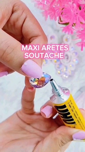 Mini tutorial Maxi Aretes Soutache 💗🌸💗 . . #aretes #zarcillos #brincos #pendientes #earrings #aros #aretesdemoda #soutache #soutacheearrings #brincosartesanais #tutorial #maxiaretes #handmadeearrings #soutachevzla #nausnice #areteshechosamano #soutage #pendientesartesanales #joyeriamexicana #joyeriaartesanal #diseñovenezolano | YusleAccesorios ���