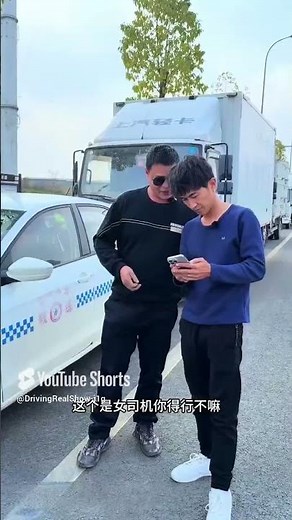 The best student challenges the 10cm close distance exit#shorts#Drivingskills#Femaledriver