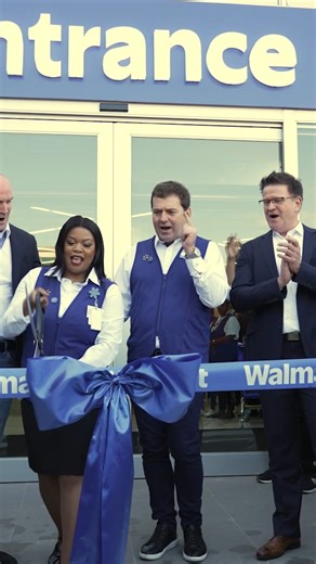 Walmart has officially opened its first-ever store in South Africa! 🇿🇦🎉 #ExpressoShow was live at Clearwater Mall, to witness retail history in the making! From the grand opening hype to next-level 60-minute delivery convenience, the future looks bright. | Expresso Morning Show - SABC 3