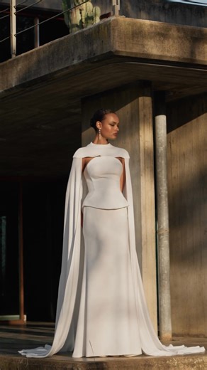 Descubre la nueva colección de Pronovias. Reserva tu cita hoy y encuentra tu vestido ideal. | Pronovias