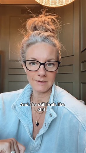 {Autoimmune Guru + Functional Medicine} on Instagram: "And yes, I’ll be exposing some of the obvious issues within her labs. I’ll cover how I went about giving her information to make progress WITHOUT worrying about drug interactions (bc trust me, most people online trying to sell you natural solutions aren’t considering the interactions supplements can have with meds🙅🏼‍♀️), how to minimize her pill fatigue (bc who wants 100 pills a day?!), and lifestyle things that can really start moving the