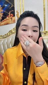 Kim Cương tái xuất giag hồ kkkk Zẫn k quên tặg 2/0% cho khách trog video ạ … 😍😍 | Vợ chồng song ca
