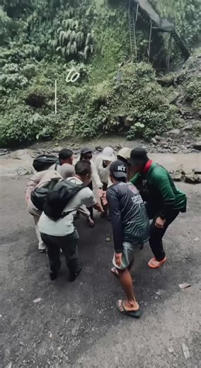 memory to remember... gile² punya trip..hahahaahah. #surabaya #tumpaksewu #bromo #java #fypdongggggggg