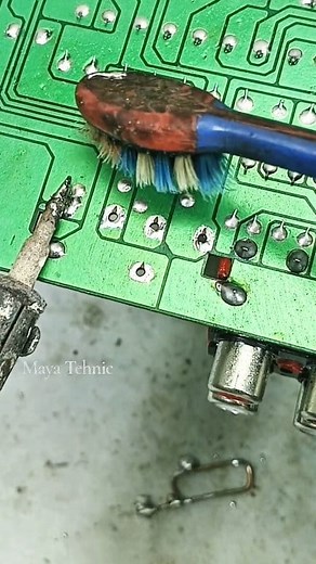 8.1K views · 108 reactions | Cleaning the PCB pins using a used brush #pcb #clean #electronics | Suyadi Maya Tehnic | Facebook