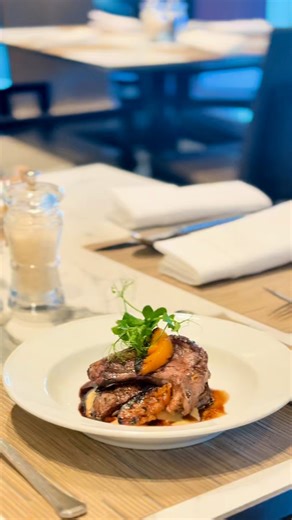 Embark on a seafood extravaganza at Crossroads Buffet, where fresh crustaceans, succulent roasts and wok-tossed Asian flavours come together in perfect harmony! 🦐🥩 Spice things up in the evenings at our fiery Binchotan Grill Live Station, serving up irresistible fire-grilled delights such as the Grilled Lamb T-Bone with Burnt Peach and Hummus in Honey Balsamic Vinaigrette. From now until 30 September 2025, quote ‘CR20OFF’ to unlock a 20% discount. Book your spot now at https://bit.ly/ReserveCR