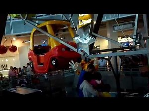 Toys R Us Times Square NYC Ferris Wheel 2012 - A Ride Through Toy History!