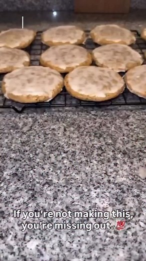 🍪✨ These Iced Oatmeal Cookies Deserve a Second Look! 🔥 Recipe by @_kookingwithki Soft, chewy centers with that classic vanilla glaze—these old-school Iced Oatmeal Cookies hit every nostalgic note. Warm spices, crispy edges, and the kind of cookie that disappears way too fast! 😮‍💨💯 📌 SAVE this if you love bakery-style cookies at home 👉 Follow @FoodieBawse for more viral desserts, easy recipes, and ATL foodie finds! Are you Team Soft & Chewy or Team Crispy Edges? Sound off below! 👇 #IcedOa