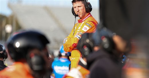 Hamlin on NASCAR lawsuit: ‘One of us is on a suicide mission’ | RACER