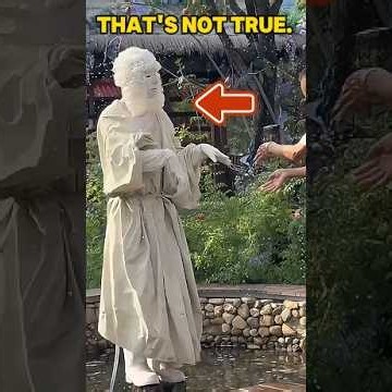He's not exactly a model statue ❍⩊❍#funny #story